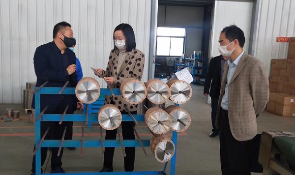 鄂州市市委常委、統(tǒng)戰(zhàn)部部長鄒霞 蒞臨湖北昌利公司調(diào)研