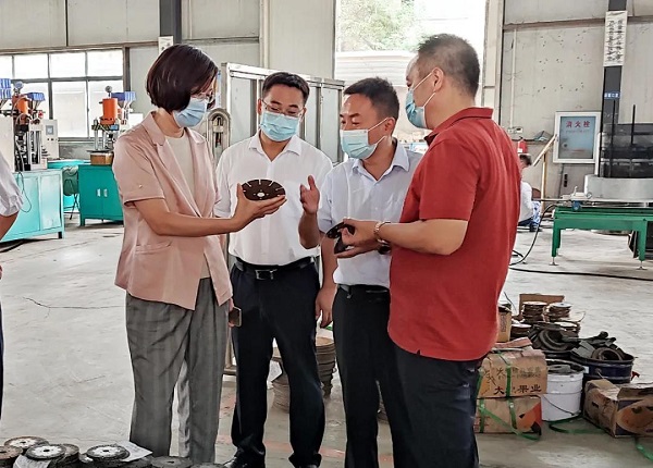 鄂州市委常委、統(tǒng)戰(zhàn)部部長鄒霞一行蒞臨昌利公司調研指導